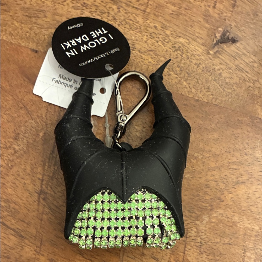 Black and Green Horned Keychain Disney Maleficent